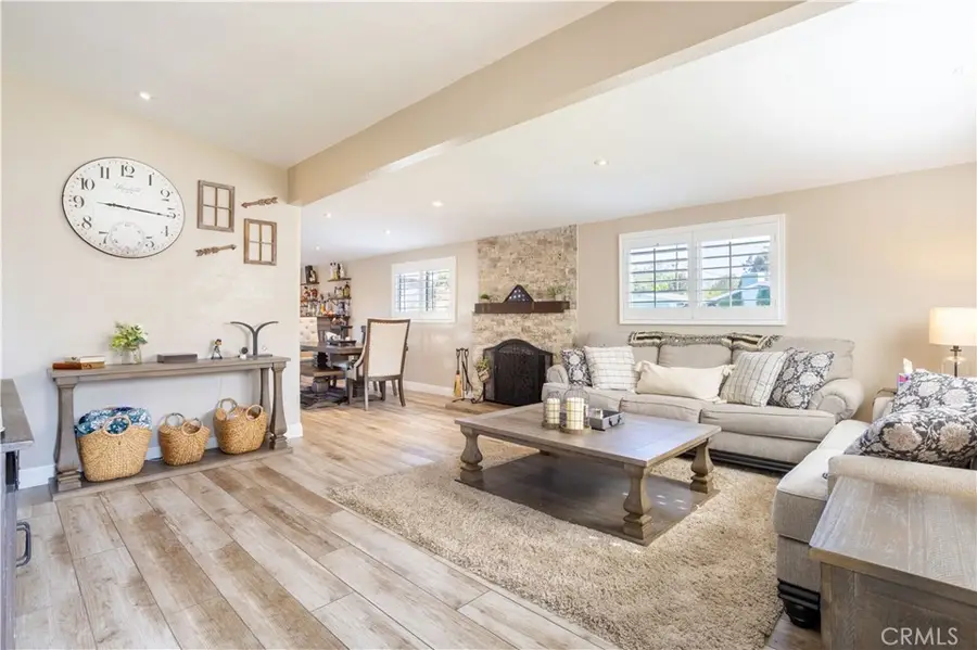 27573 Santa Clarita Road, Saugus, CA 91350 - Image #2