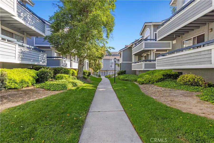 26966 Flo Lane #318, Canyon Country, CA 91351 - Image #2