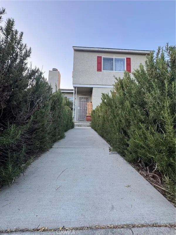 19549 Schoolcraft Street, Reseda, CA 91335