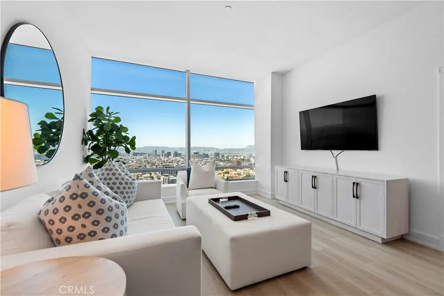 900 W Olympic Boulevard #34F, Los Angeles, CA 90015 - Image #2