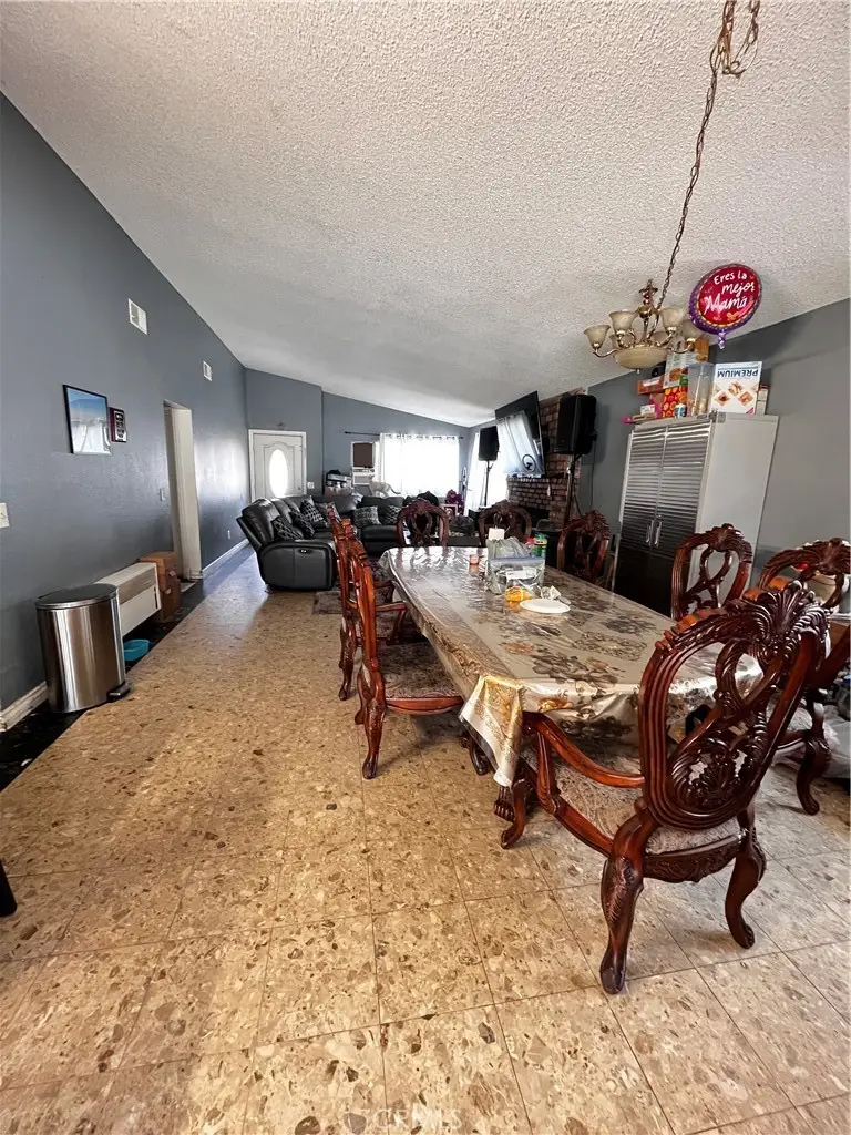 10306 E Avenue R10, Littlerock, CA 93543 - #2