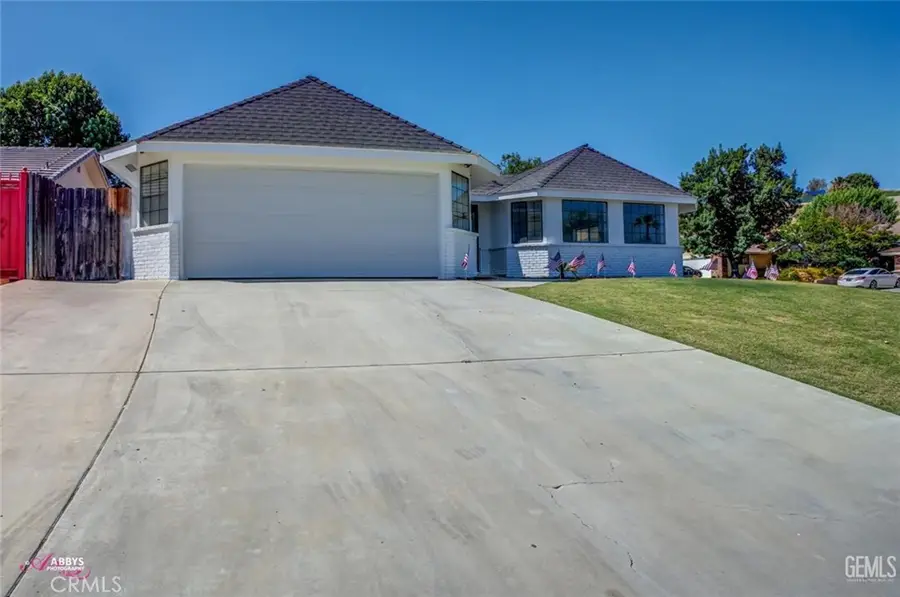 5801 Cedar Falls Drive, Bakersfield, CA 93306 - Image #3