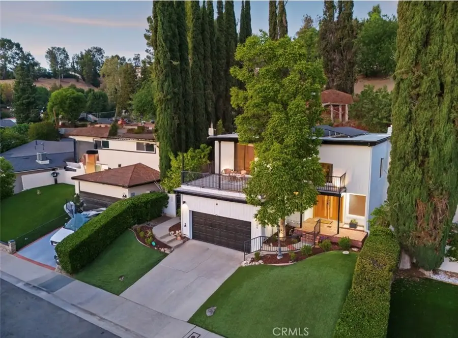 4944 Don Pio Drive, Woodland Hills, CA 91364 - Image #2