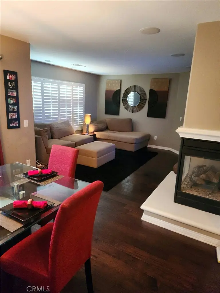 19512 Laroda Lane, Saugus, CA 91350 - Image #2