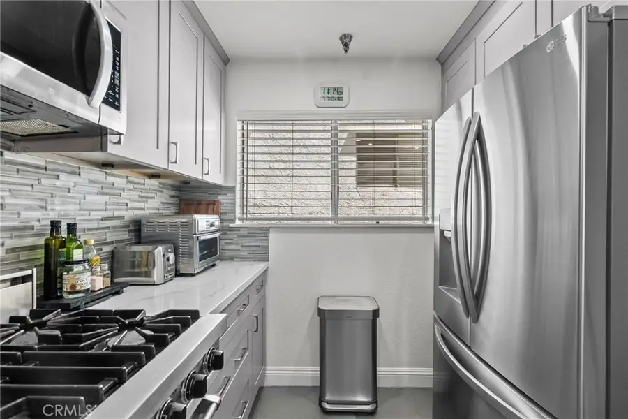 5230 Zelzah Avenue #3, Encino, CA 91316 - Image #3