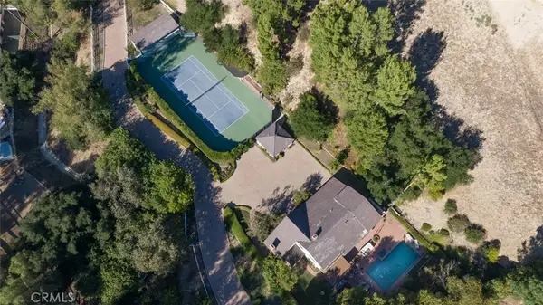 5250 Scott Robertson Road, Hidden Hills, CA 91302