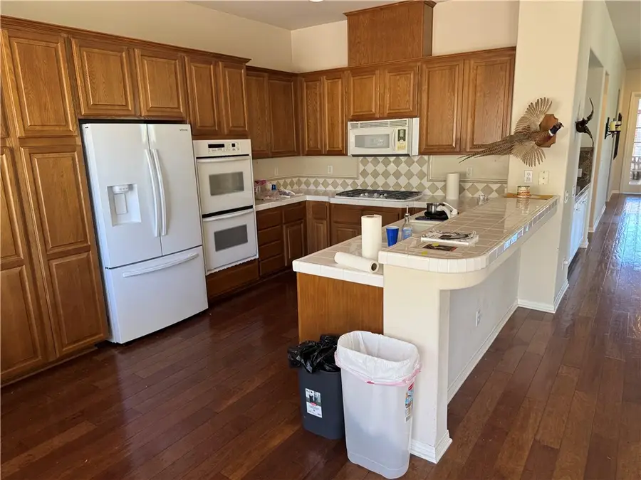 22045 Milestone Street, Saugus, CA 91390 - Image #2