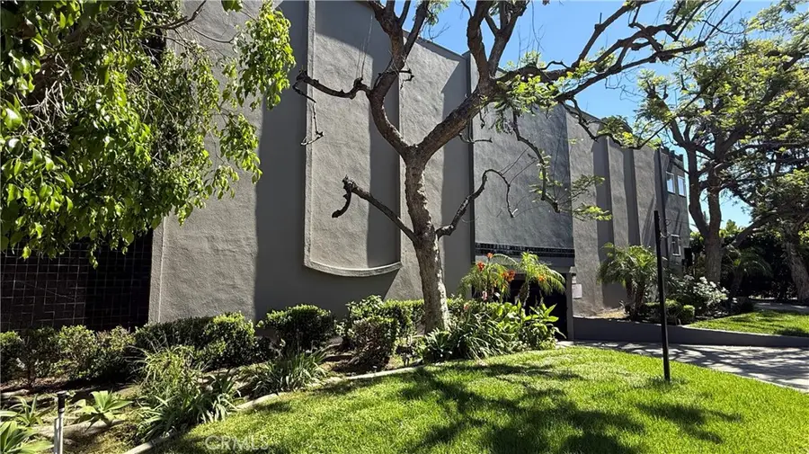 447 W Elk Avenue, Glendale, CA 91204 - Image #2