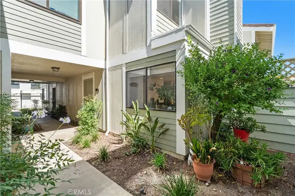 27074 Hidaway Avenue #3, Canyon Country, CA 91351