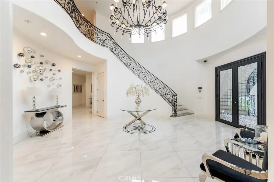 5633 Newcastle Ln, Calabasas, CA 91302 - Image #3