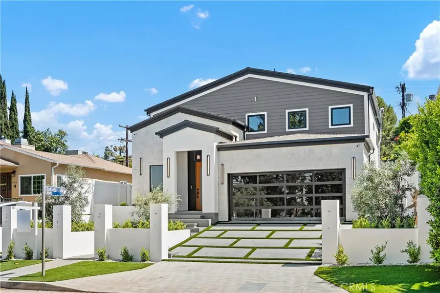 17962 Valley Vista Boulevard, Encino, CA 91316 - Image #2