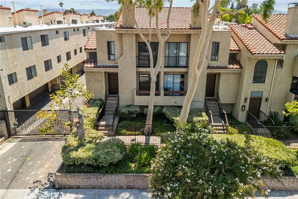 18958 Sherman Way #17, Reseda, CA 91335 - Image #1