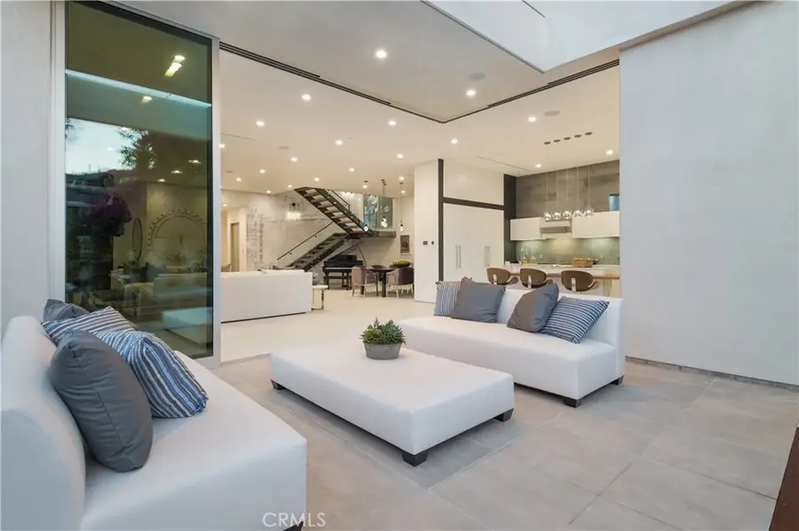 627 N Vista Street, Los Angeles, CA 90036 - Image #3