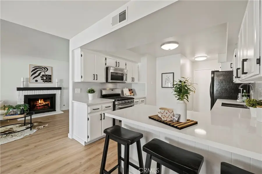 25273 Avenida Dorena, Newhall, CA 91321 - Image #2