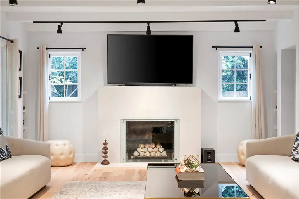 11305 Valley Spring Lane, Studio City, CA 91602 - Image #1