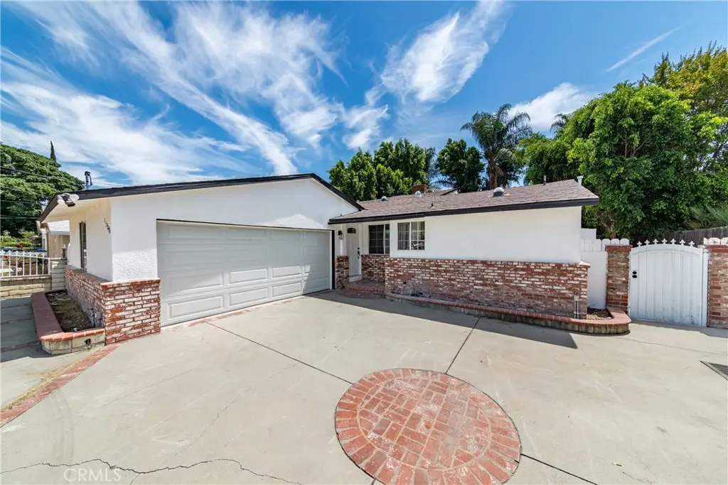 15948 Wyandotte Street, Lake Balboa, CA 91406 - Image #1