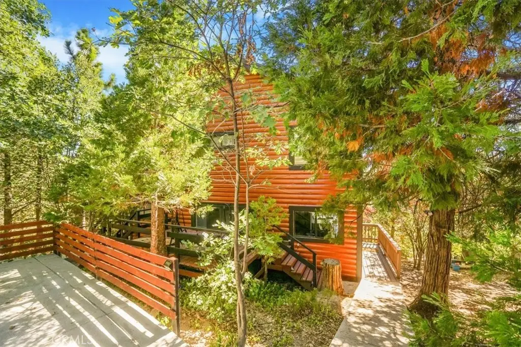 695 Grass Valley Road, Lake Arrowhead, CA 92352 - Image #1