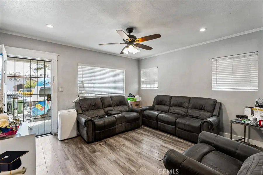 1049 W 61st Street, Los Angeles, CA 90044 - Image #2