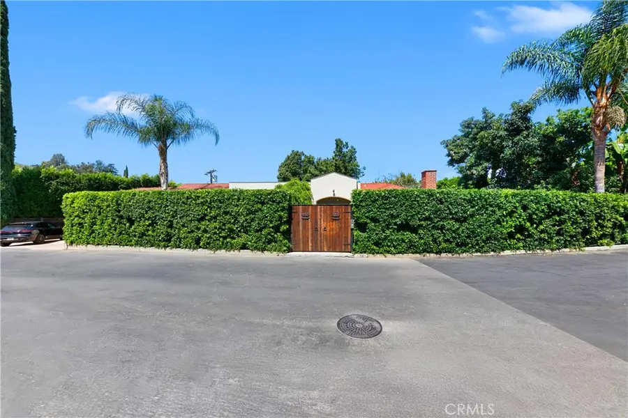 11265 Sunshine Terrace, Studio City, CA 91604 - Image #2