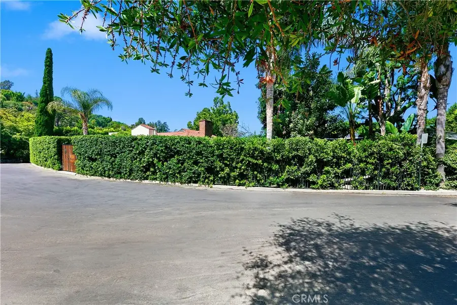 11265 Sunshine Terrace, Studio City, CA 91604 - Image #3