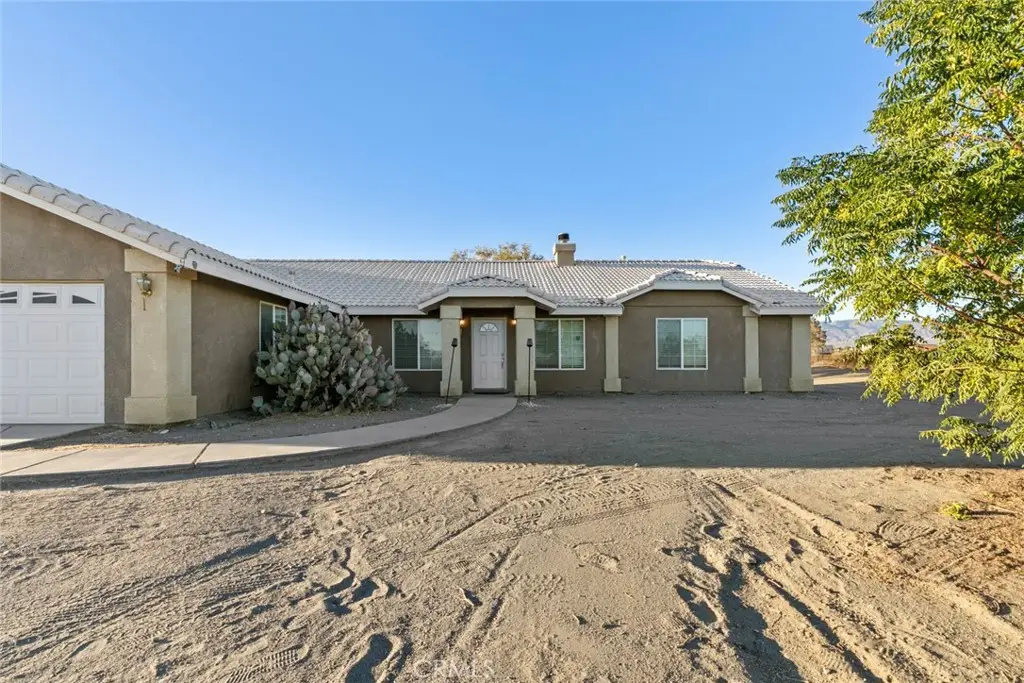 4427 Begonia Road, Phelan, CA 92371 - Image #1