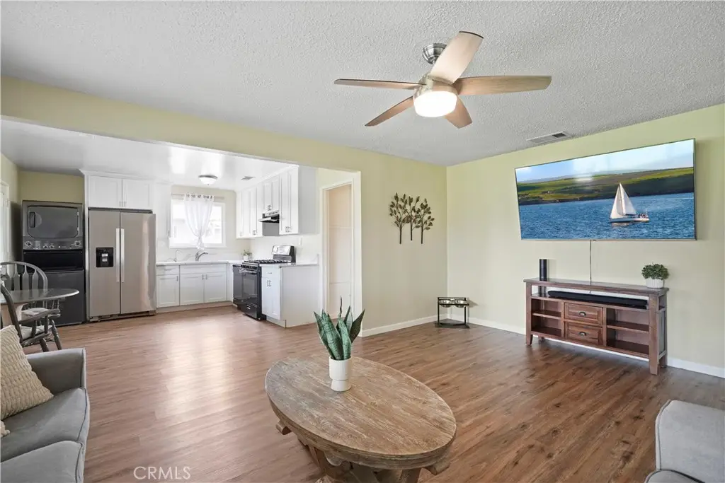 44325 3rd Street E, Lancaster, CA 93535 - Image #1