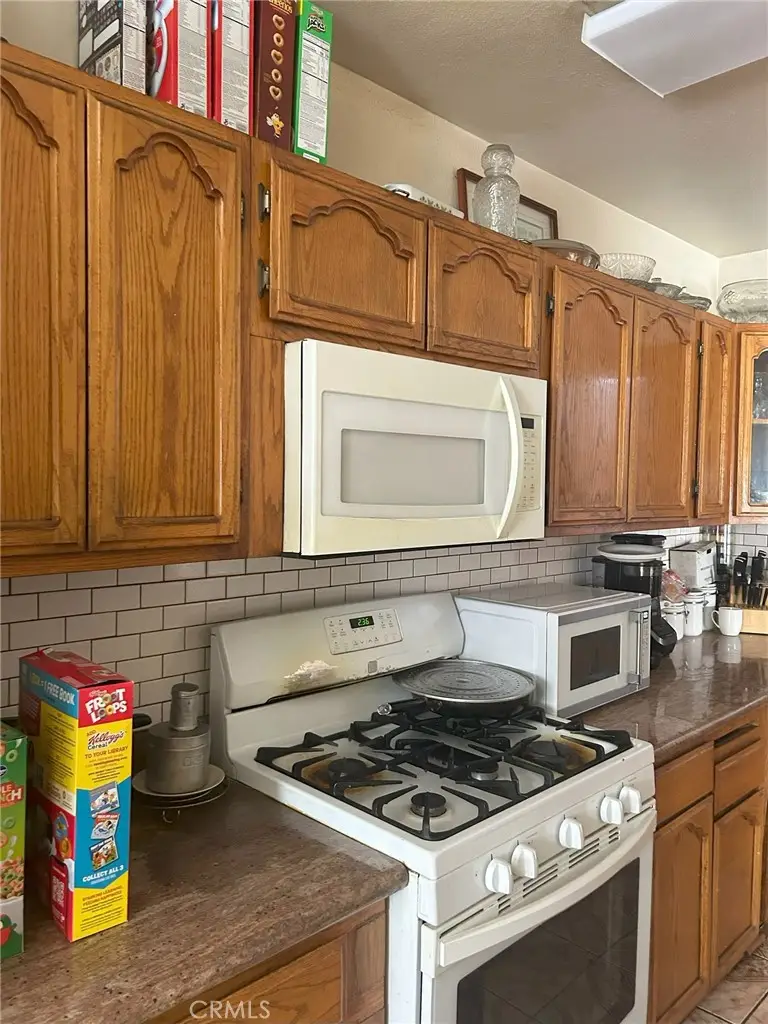 451 E 111th Place, Los Angeles, CA 90061 - Image #3