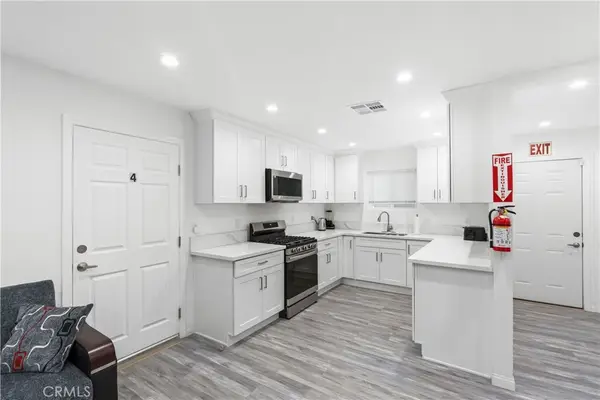 6738 Coldwater Canyon, North Hollywood, CA 91606