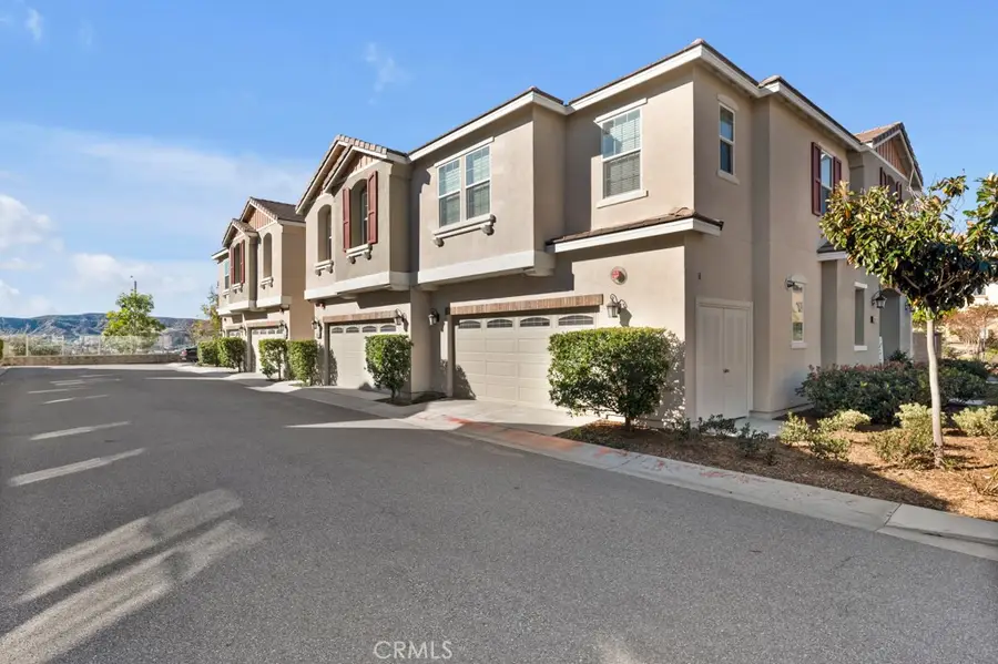 22104 Barrington Way, Saugus, CA 91350 - Image #2