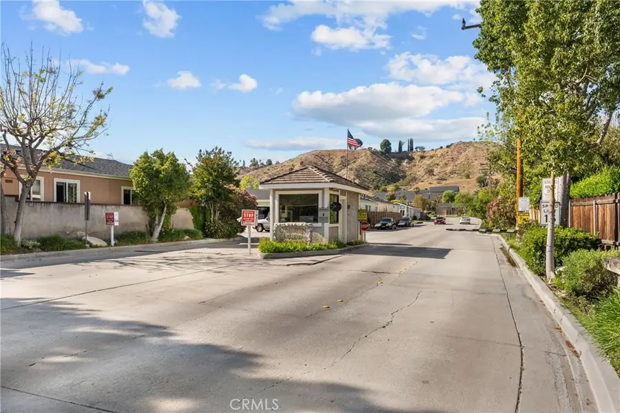 27828 Spyglass Lane, Canyon Country, CA 91351 - Image #2