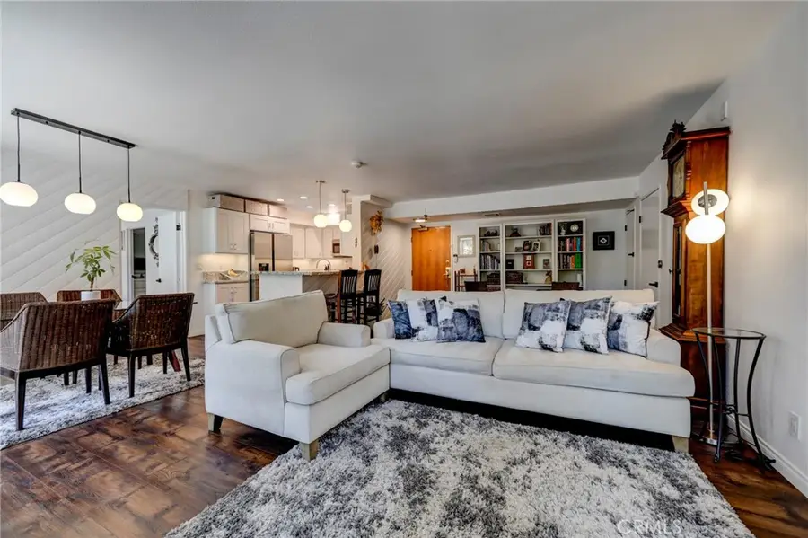 4249 Longridge Avenue #102, Studio City, CA 91604 - Image #3