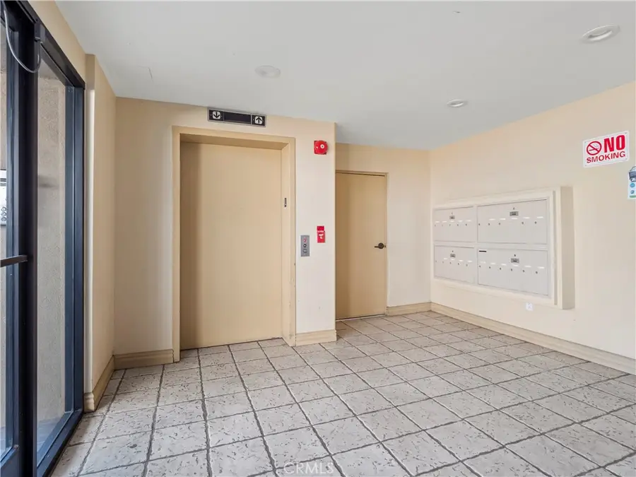 4301 Fulton Avenue #303, Sherman Oaks, CA 91423 - Image #3