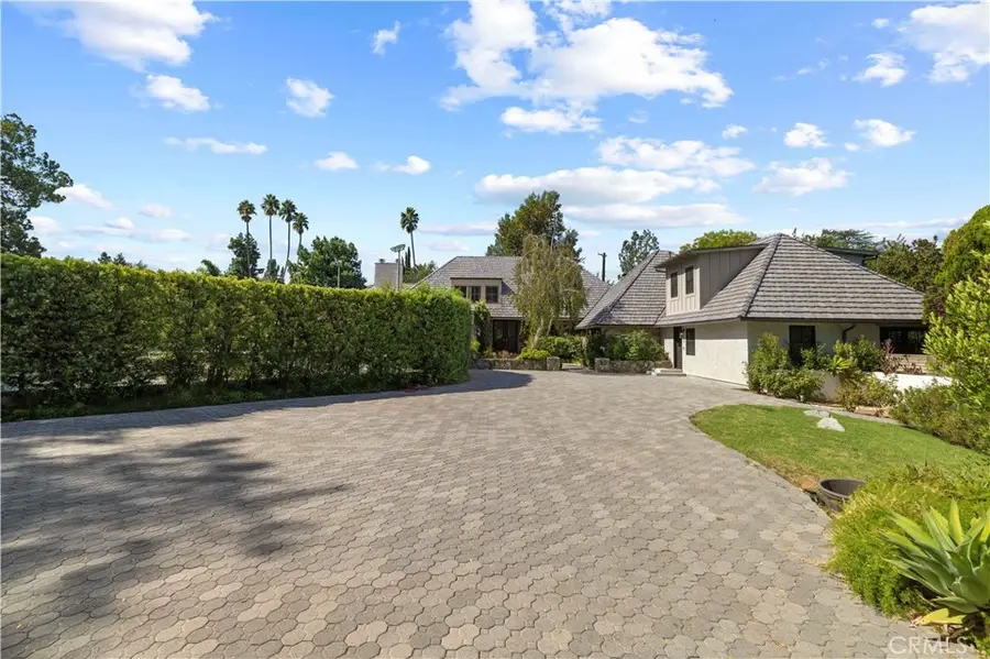5200 Collier Place, Woodland Hills, CA 91364 - Image #3