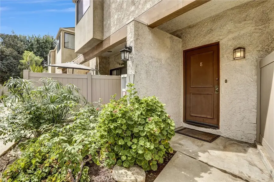 18242 Burbank Boulevard #8, Tarzana, CA 91356 - Image #2