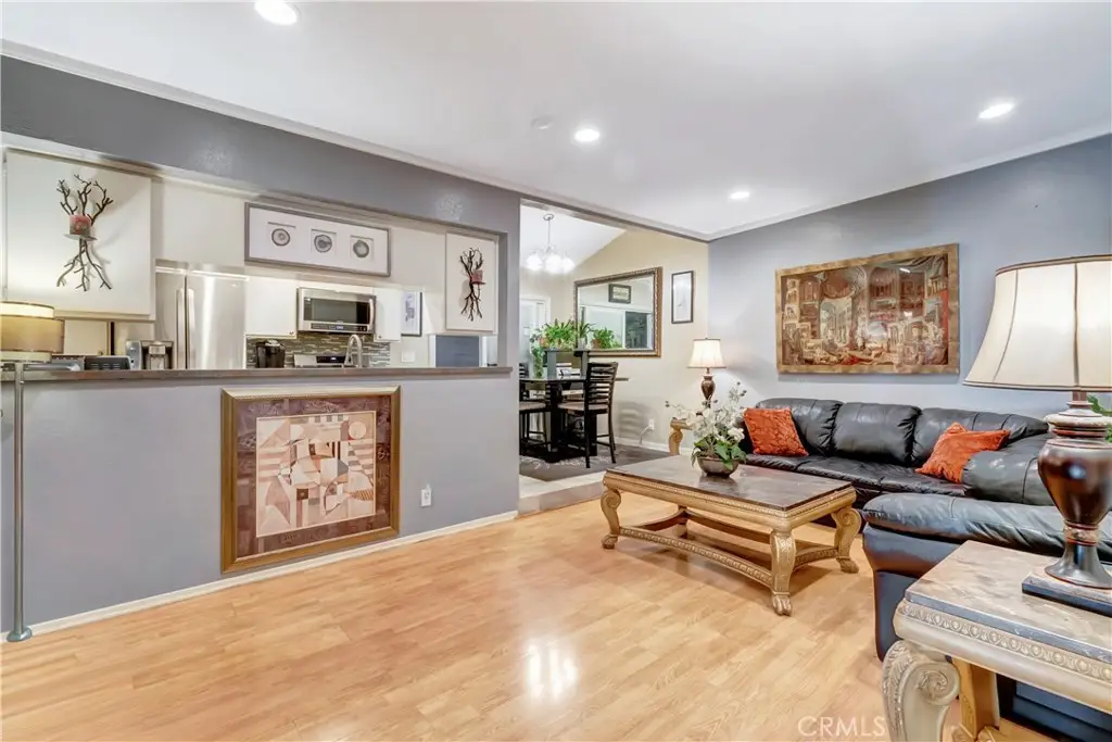 1523 E Windsor #208A, Glendale, CA 91205 - Image #1