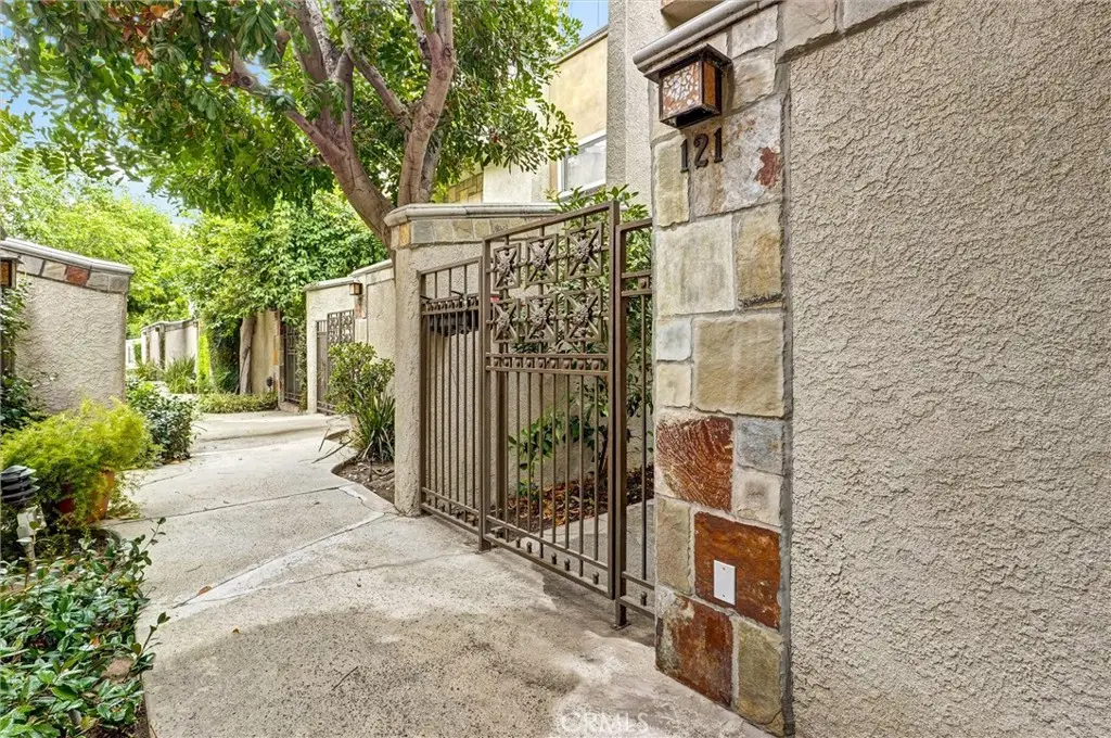 21901 Lassen Street #121, Chatsworth, CA 91311 - Image #1