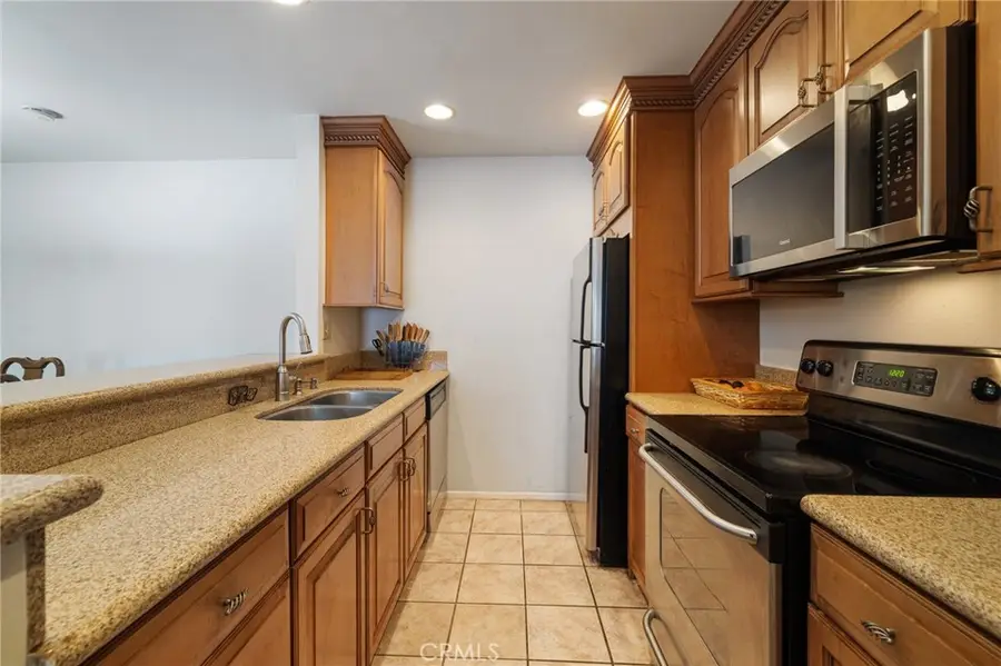 5257 Radford Avenue #212, Valley Village, CA 91607 - #2
