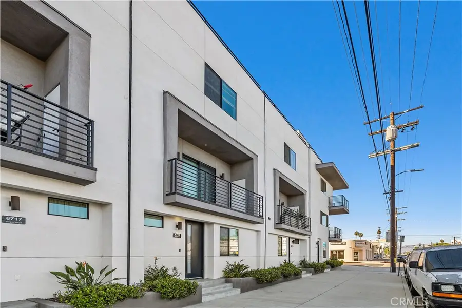 6719 Sepulveda Boulevard, Van Nuys, CA 91411 - Image #3