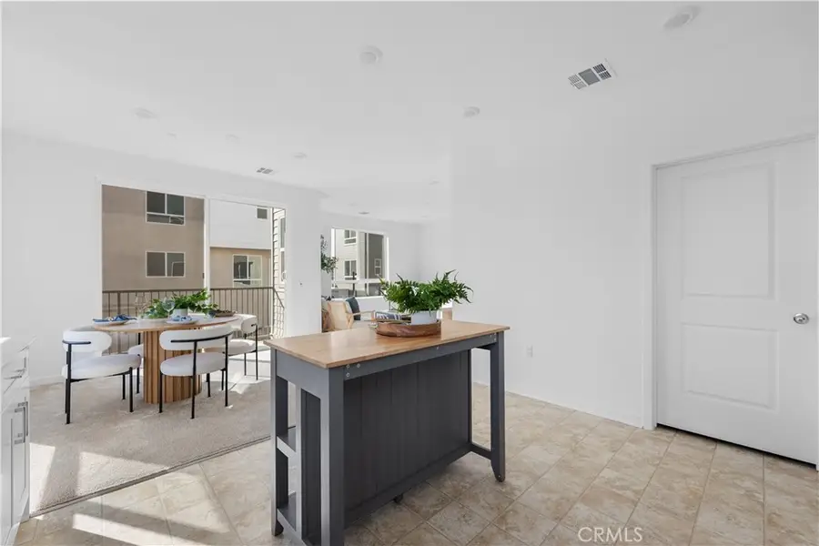 9423 1/2 N Sepulveda Blvd. #2, North Hills, CA 91343 - Image #3