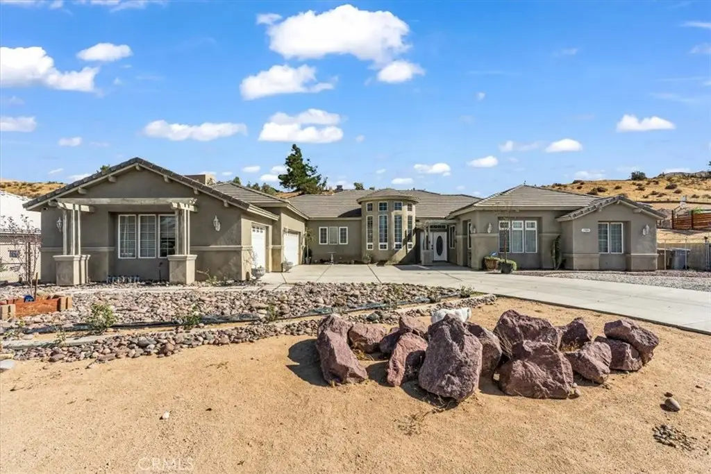 17601 Bangor, Hesperia, CA 92345 - Image #1