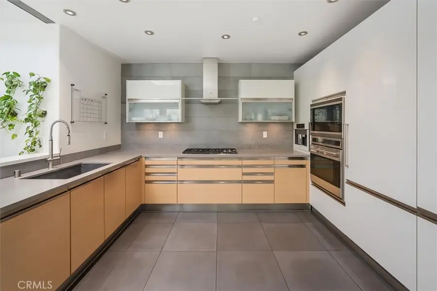 27017 Fairway Ln, Valencia, CA 91381 - #3