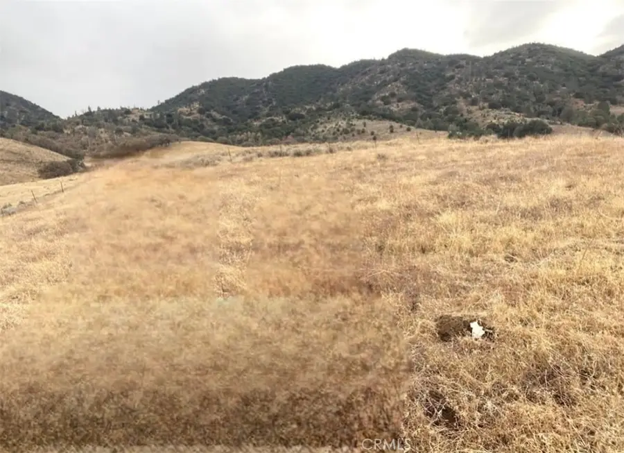 183 Siskiyou Drive, Tehachapi, CA 93561 - Image #2