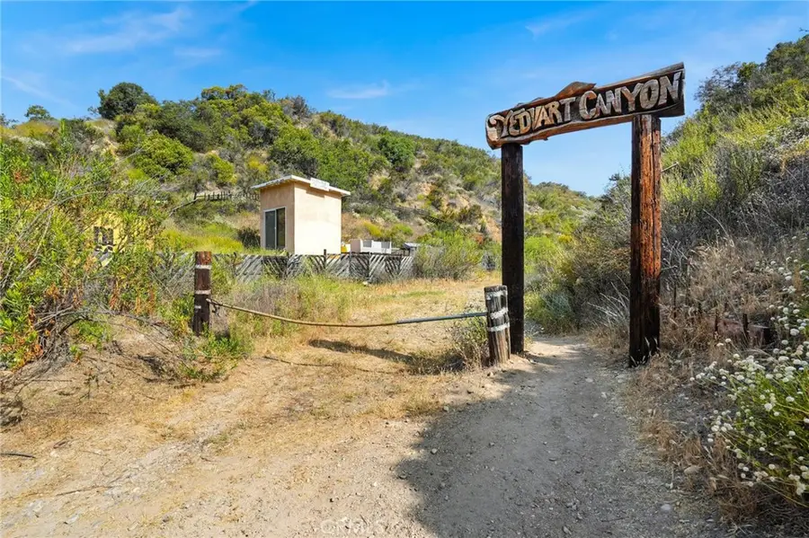 20219 Paradise Lane, Topanga, CA 90290 - Image #2