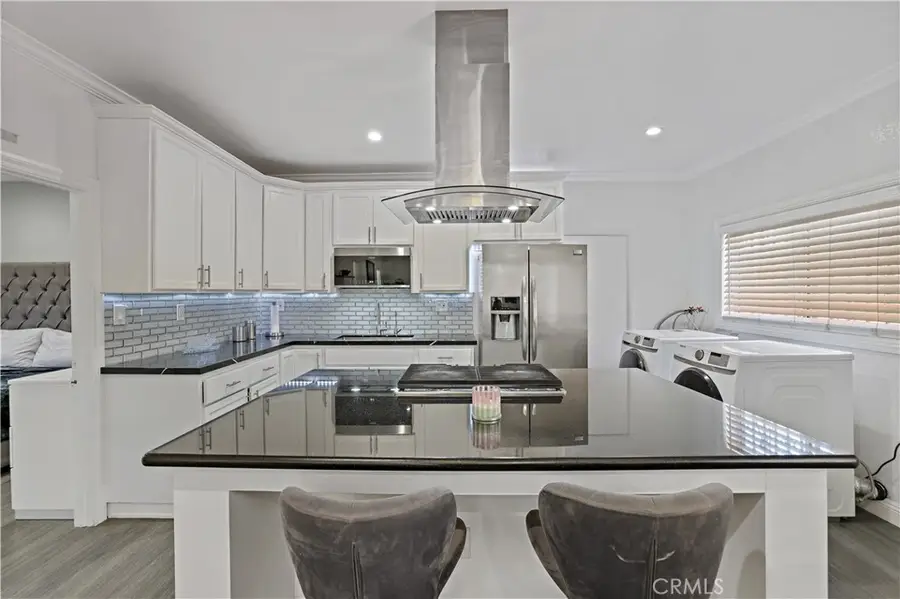 1023 W 51st, Los Angeles, CA 90037 - Image #2