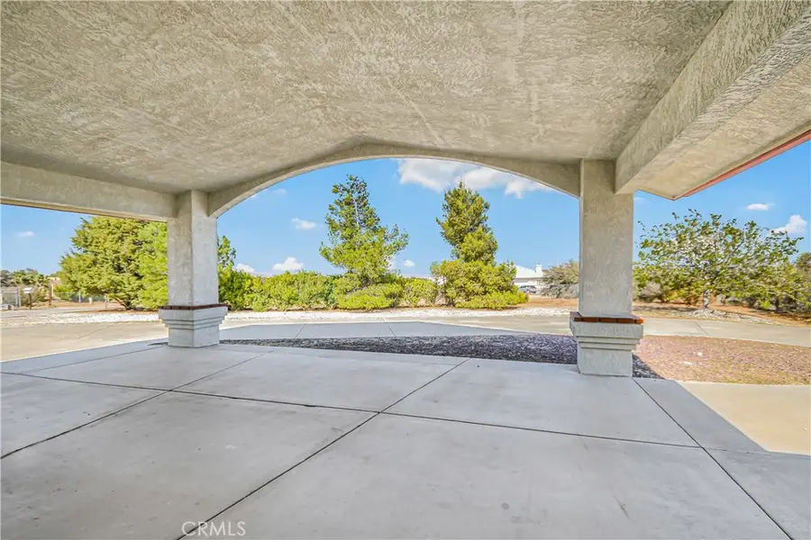 9076 Shasta, Phelan, CA 92371 - Image #3