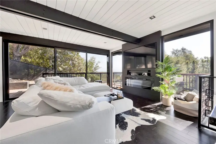 4009 Weslin Avenue, Sherman Oaks, CA 91423 - Image #2