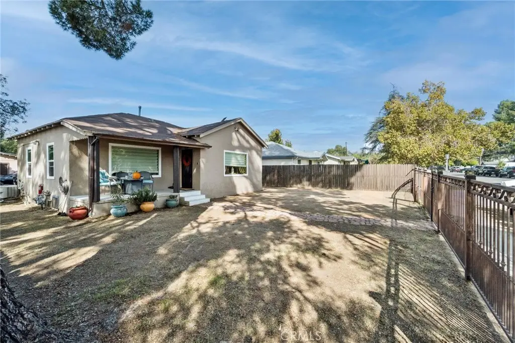 10959 Memory Park Avenue, San Fernando, CA 91345 - #1