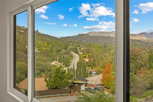 981 Glen Oaks, Pasadena, CA 91105