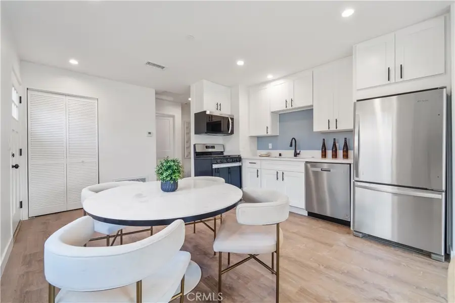 7717 Jamieson Avenue, Reseda, CA 91335 - Image #3