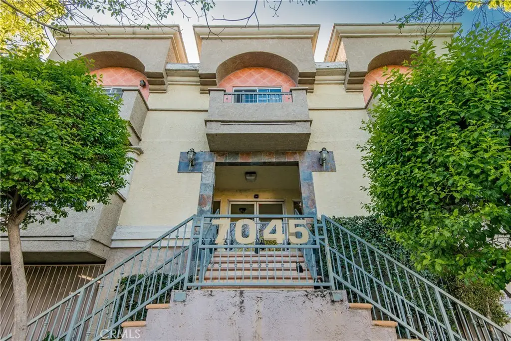 7045 Woodley Avenue #218, Van Nuys, CA 91406 - Image #1
